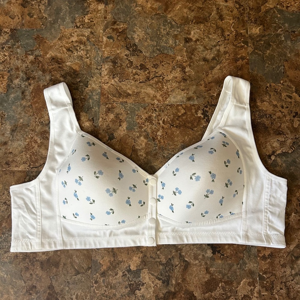Wireless Lightly Lined Bra Womens Size 5XL White Floral Front Closure Wirefree